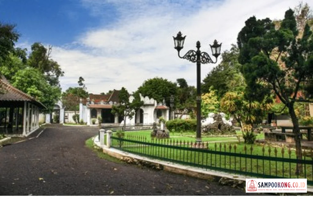 Keraton Pakungwati Kasepuhan Cirebon