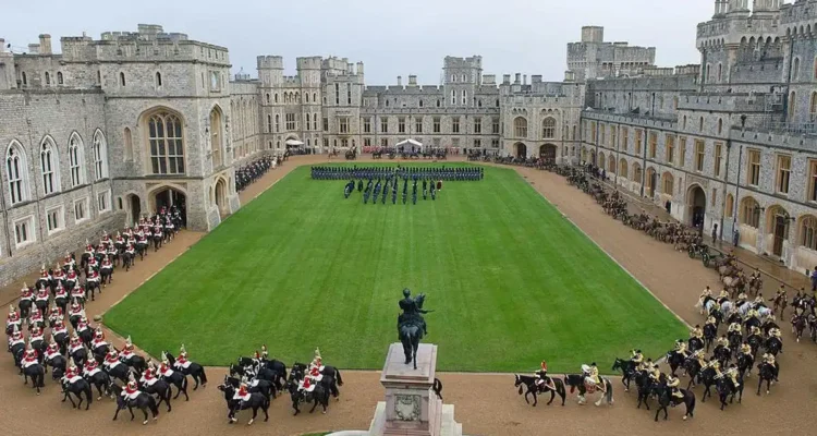 Mengunjungi Windsor Castle Kastil Tertua yang Masih Dihuni di Dunia