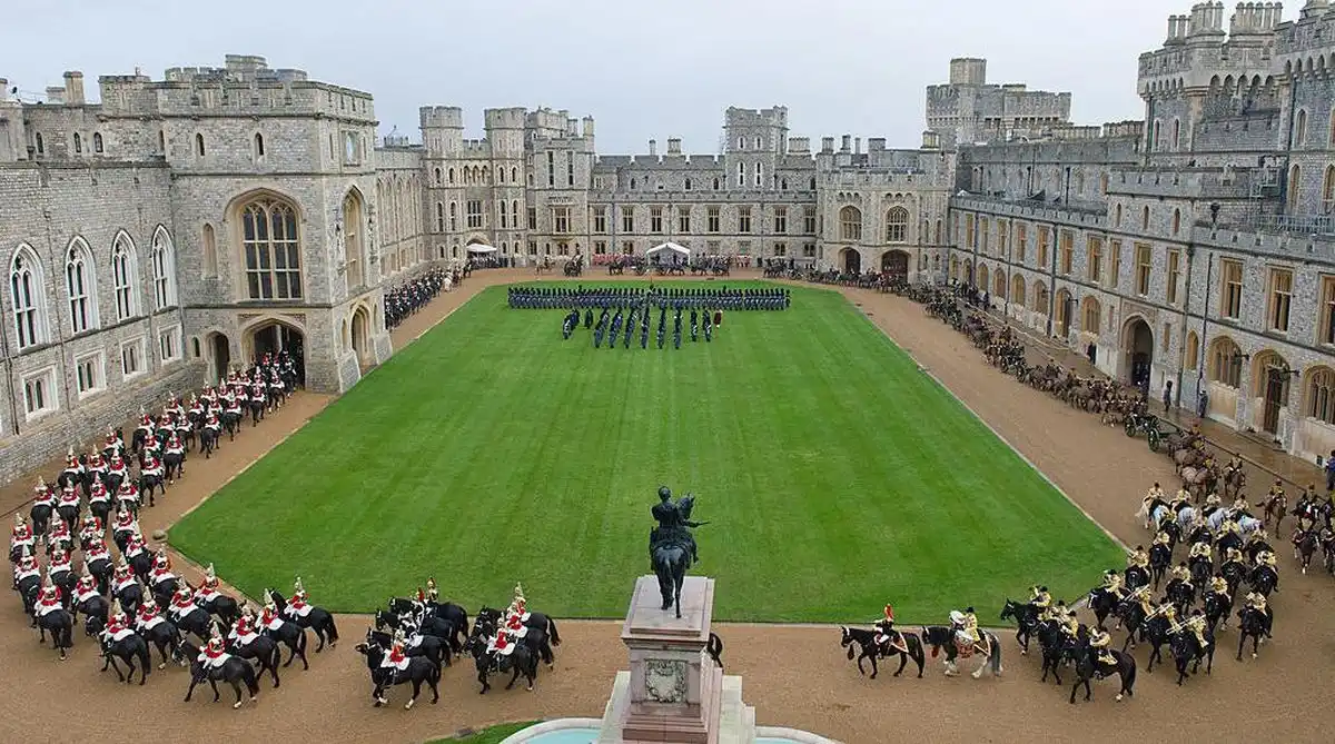 Mengunjungi Windsor Castle Kastil Tertua yang Masih Dihuni di Dunia_11zon Mengunjungi Windsor Castle Kastil Tertua yang Masih Dihuni di Dunia